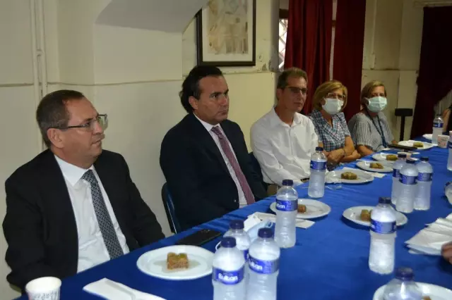Ayvalık'ta protokol bayramlaştı