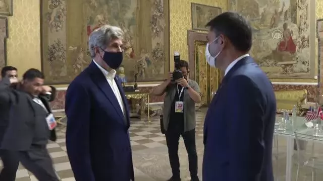 Bakan Kurum, ABD Başkanı Biden'ın İklim Özel Temsilcisi Kerry ile bir araya geldi Bakan Kurum, ABD Başkanı Biden'ın İklim Özel Temsilcisi Kerry ile bir araya geldi