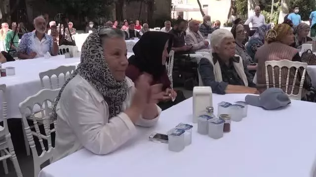 Son dakika gündem: Bakan Yanık, Darülaceze sakinleriyle bayramlaştı