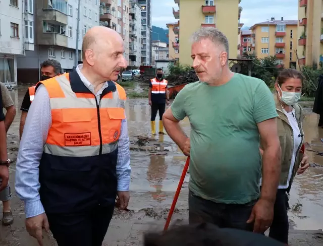 Son dakika: Bakanlar Soylu ve Karaismailoğlu ile AK Parti Genel Başkan Yardımcısı Yazıcı, sel bölgelerinde incelemelerde bulundu