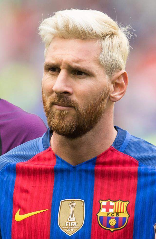 Barcelona'dan görülmemiş yeni kural! Futbolculara saç boyatmak ve sıra dışı kıyafetler giymek yasaklandı