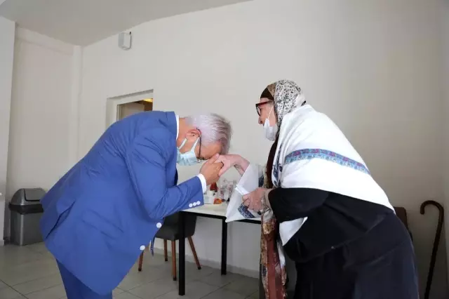 Başkan Erdem'den bayram ziyaretleri