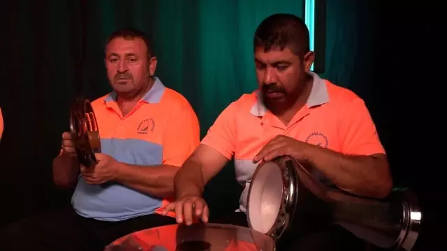 Başkan Uysal, Süpürge Faraş Orkestrası'yla bayram için buluştu
