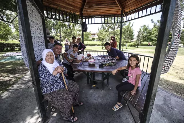 Başkentte bayramın üçüncü günü park ve piknik alanları doldu