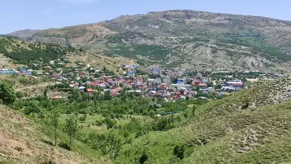 Bayram ziyaretine gelen kadında koronavirüs tespit edildi, köy ve mezra karantinaya alındı Bayram ziyaretine gelen kadında koronavirüs tespit edildi, köy ve mezra karantinaya alındı