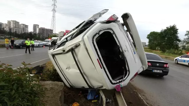 Bayram ziyaretine giderken araçları takla attı: 5 yaralı