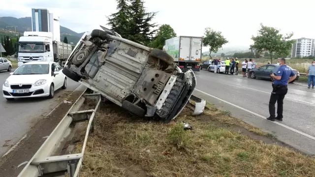 Bayram ziyaretine giderken araçları takla attı: 5 yaralı