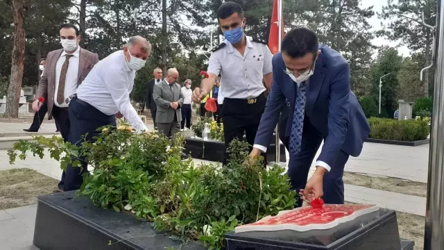 Bayramlaşma programına yağmur sürprizi