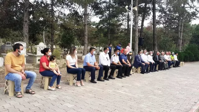 Bayramlaşma programına yağmur sürprizi