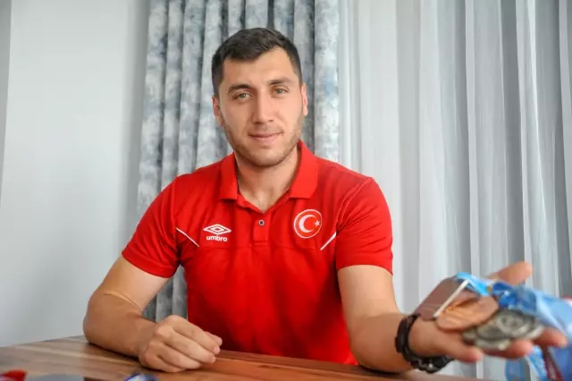 Beden eğitimi öğretmeni milli hentbolcu ikinci kez yurt dışına transfer oldu