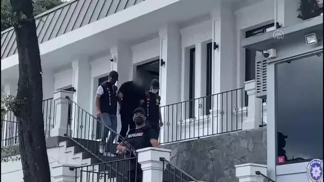 Beşiktaş'ta eski kız arkadaşını darbettiği öne sürülen şüpheli tutuklandı Beşiktaş'ta eski kız arkadaşını darbettiği öne sürülen şüpheli tutuklandı