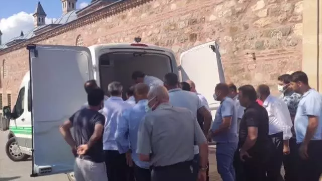 Kocaeli'de bıçaklı kavgada ölen federasyon başkanı için cenaze töreni düzenlendi Kocaeli'de bıçaklı kavgada ölen federasyon başkanı için cenaze töreni düzenlendi