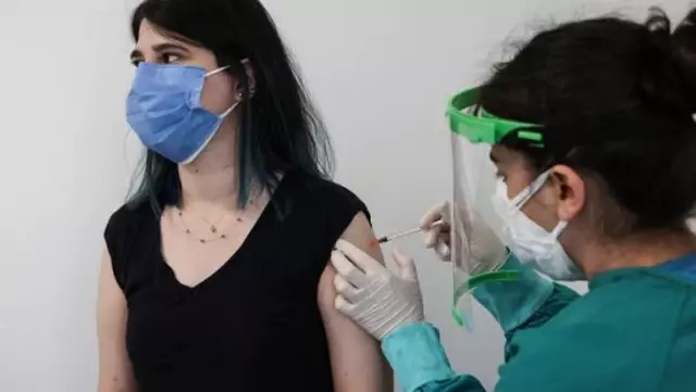 BioNTech aşısının tek dozu Delta varyantına karşı yüzde 30, ikinci doz ise yüzde 88'lik koruma sağlıyor BioNTech aşısının tek dozu Delta varyantına karşı yüzde 30, ikinci doz ise yüzde 88'lik koruma sağlıyor
