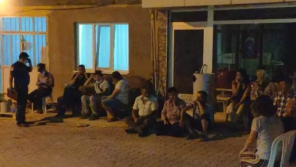 BOĞDUĞU ANNESİNİN BOĞAZINI KESTİ