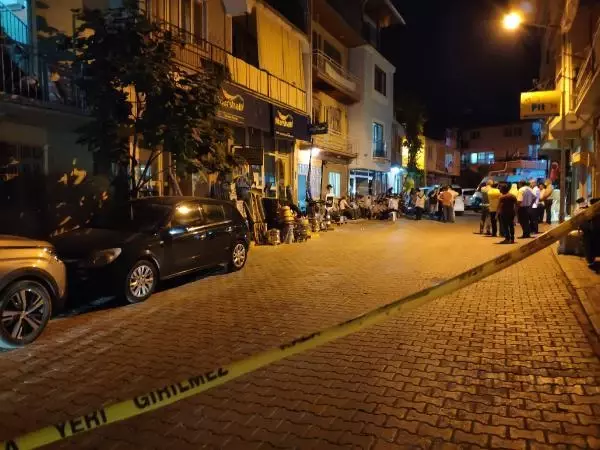 BOĞDUĞU ANNESİNİN BOĞAZINI KESTİ