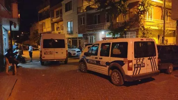 BOĞDUĞU ANNESİNİN BOĞAZINI KESTİ