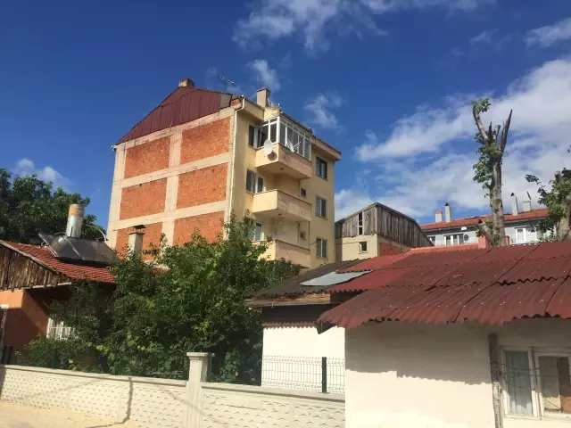 Bolu'da bir kişi terasta ölü bulundu Bolu'da bir kişi terasta ölü bulundu