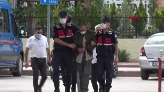 Son dakika haber! BÜYÜKŞEN ÇİFTİ CİNAYETİNDE GÖZALTINA ALINAN AFGAN ÇOBAN ADLİYEDE Son dakika haber! BÜYÜKŞEN ÇİFTİ CİNAYETİNDE GÖZALTINA ALINAN AFGAN ÇOBAN ADLİYEDE
