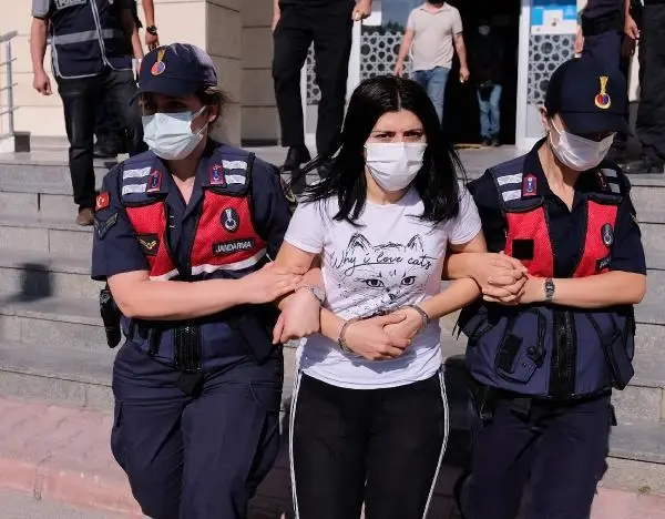 Büyükşen çiftini öldürdüğü öne sürülen Afgan çoban konuştu: Yanlış ağabey, Allah korusun Büyükşen çiftini öldürdüğü öne sürülen Afgan çoban konuştu: Yanlış ağabey, Allah korusun