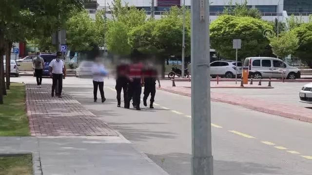 Büyükşen çifti cinayetini işlediği öne sürülen Afgan uyruklu şüpheli adliyeye sevk edildi Büyükşen çifti cinayetini işlediği öne sürülen Afgan uyruklu şüpheli adliyeye sevk edildi