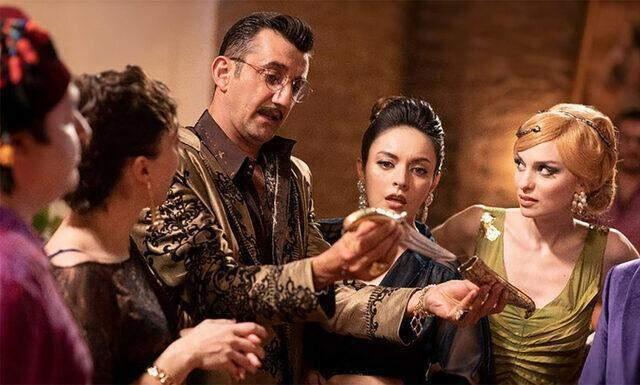 Cem Yılmaz'ın merakla beklenen dizisi Erşan Kuneri'nin setinden fotoğraflar yayınlandı Cem Yılmaz'ın merakla beklenen dizisi Erşan Kuneri'nin setinden fotoğraflar yayınlandı