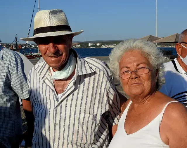 Çeşme'nin Ilıca Mahallesi'nde 72 yıllık geleneksel bayramlaşma