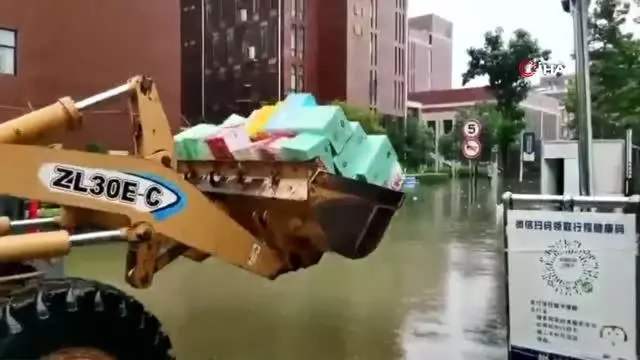 Çin'deki sel felaketinde can kaybı 33'e yükseldiKayıp 8 kişi için arama çalışmaları sürüyor