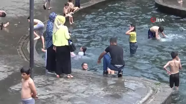 Son dakika haber | Çocuklar, serinlemek için süs havuzlarını doldurdu