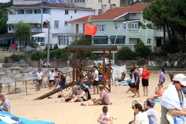 Dalgalar arasında kaybolan gençten 7 saattir iz bulunamadı