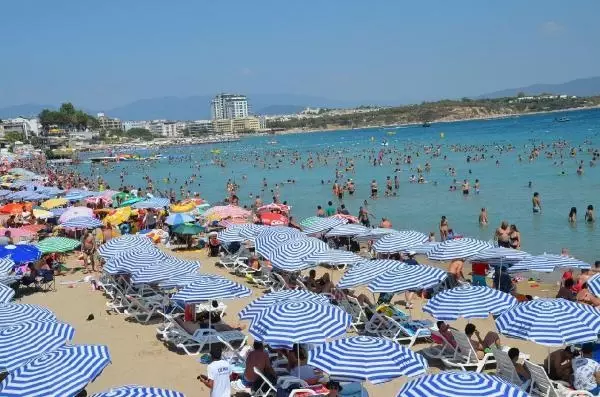 DİDİM'DE PLAJLAR VE HAVUZ BAŞLARI DOLDU DİDİM'DE PLAJLAR VE HAVUZ BAŞLARI DOLDU