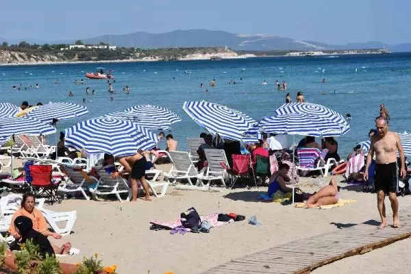 DİDİM'DE PLAJLAR VE HAVUZ BAŞLARI DOLDU