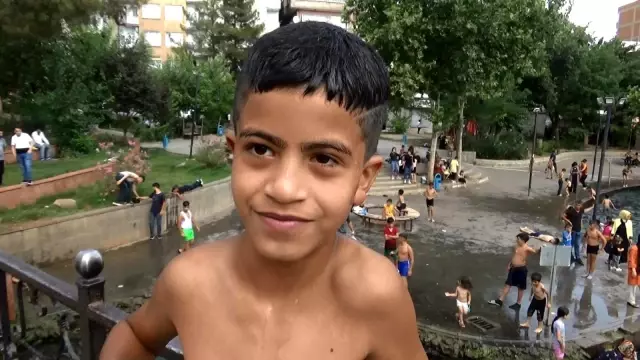 Son dakika haber | Çocuklar, serinlemek için süs havuzlarını doldurdu