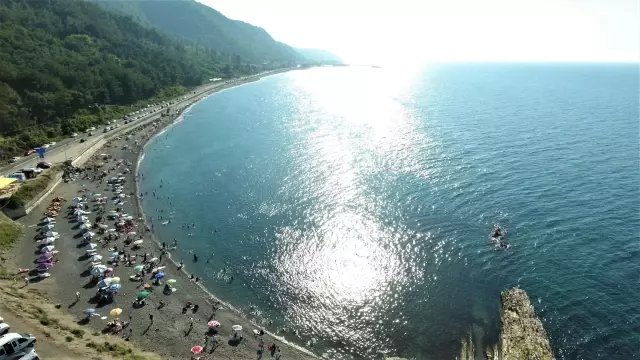 KASTAMONU - Doğal güzellikleri ile ünlü Kastamonu'da bayram yoğunluğu yaşanıyor