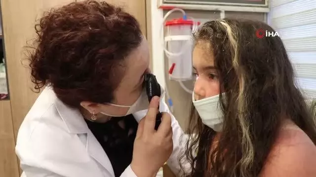 Doktorun tesadüfen muayene ettiği minik kız kör olmaktan kurtuldu Doktorun tesadüfen muayene ettiği minik kız kör olmaktan kurtuldu