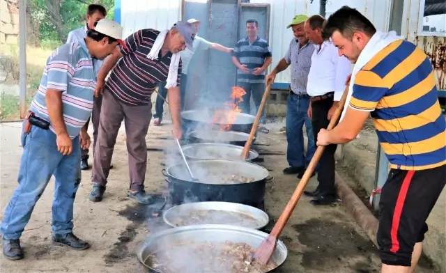 Edirne'de iki asırlık kurban geleneği Edirne'de iki asırlık kurban geleneği