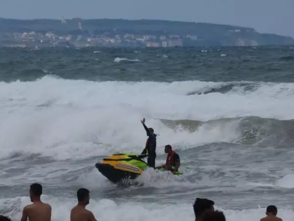 ŞİLE'DE DENİZDE KAYBOLAN 3 KİŞİDEN 1'İNİN CANSIZ BEDENİNE ULAŞILDI