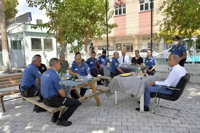 Son dakika haberleri! Emniyet Müdürü İnci polis merkezlerini tek tek gezerek bayramlaştı