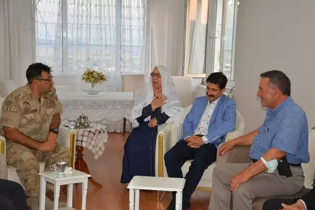 Ergani Kaymakamı Abdulselam Öztürk şehit aileleri ve gazileri ziyaret etti Ergani Kaymakamı Abdulselam Öztürk şehit aileleri ve gazileri ziyaret etti