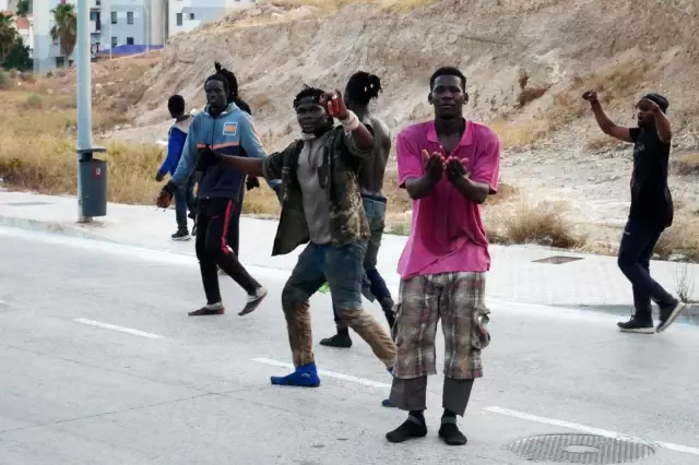 Fas üzerinden İspanya'nın Melilla kentine 238 Afrikalı göçmen geçiş yaptı