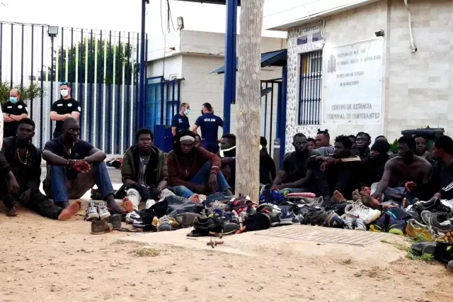 Fas üzerinden İspanya'nın Melilla kentine 238 Afrikalı göçmen geçiş yaptı