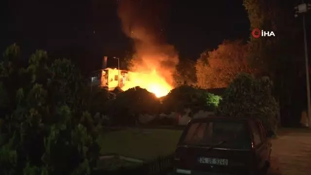 Fatih'te korkutan yangın: Trafo alev alev yandı