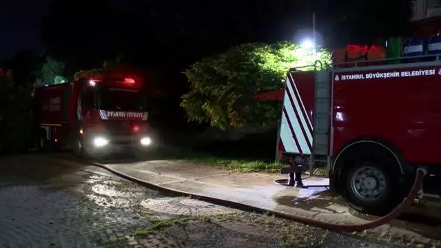 FATİH'TE TRAFO ALEV ALEV YANDI