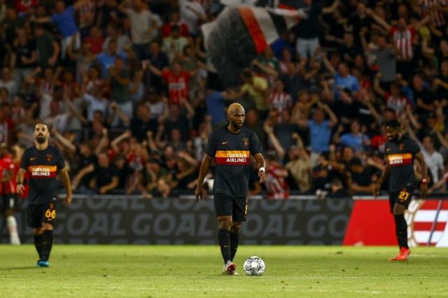 Fatih Terim, ar PSV malubiyetinden sonra 3 futbolcunun biletini kesti