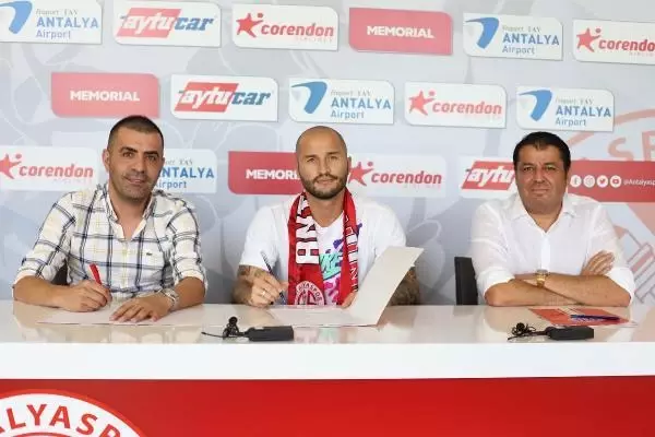 Antalyaspor, Kudriashov ile yeni sözleşme imzaladı Antalyaspor, Kudriashov ile yeni sözleşme imzaladı