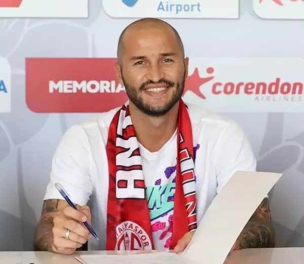 Antalyaspor, Kudriashov ile yeni sözleşme imzaladı