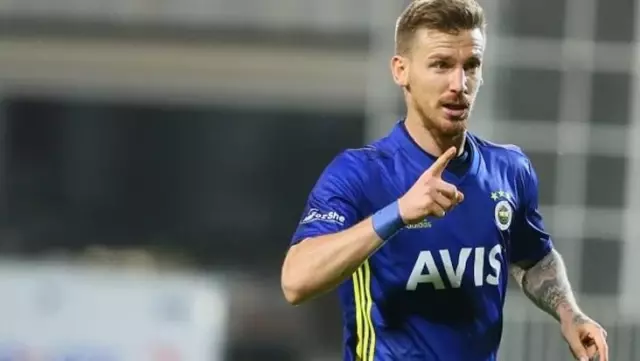 Fenerbahçeli Serdar Aziz, maaşında indirim yaptığı iddialarını sert şekilde yalanladı Fenerbahçeli Serdar Aziz, maaşında indirim yaptığı iddialarını sert şekilde yalanladı