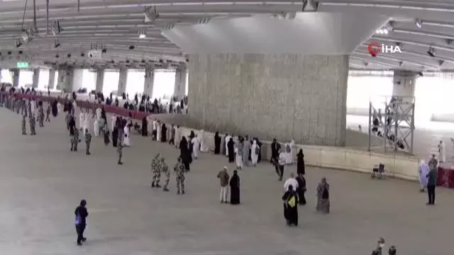 Hacılar, veda tavafı yaptı