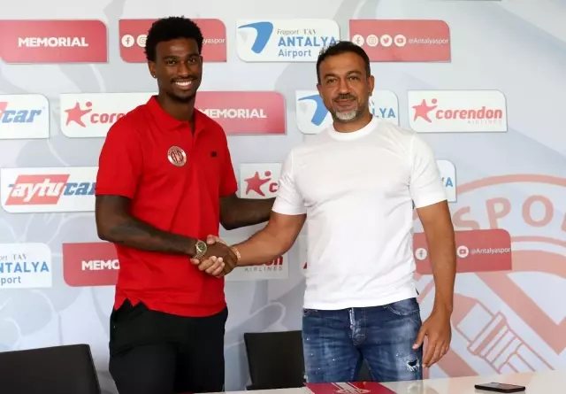 Antalyaspor, ABD'li futbolcu Haji Wright ile sözleşme imzaladı