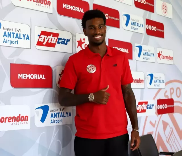 Antalyaspor, ABD'li futbolcu Haji Wright ile sözleşme imzaladı