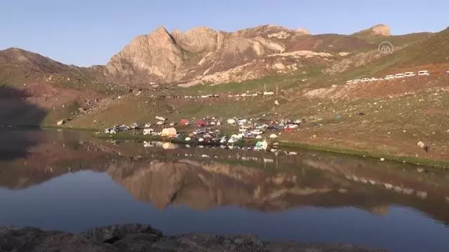 Hakkari'deki doğal güzellikler birçok ilden gelen doğaseverleri cezbetti Hakkari'deki doğal güzellikler birçok ilden gelen doğaseverleri cezbetti